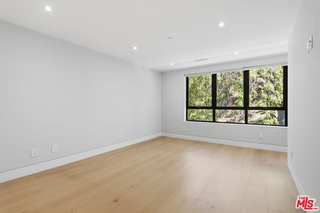 11769 Bellagio Rd - Photo 7 of 25