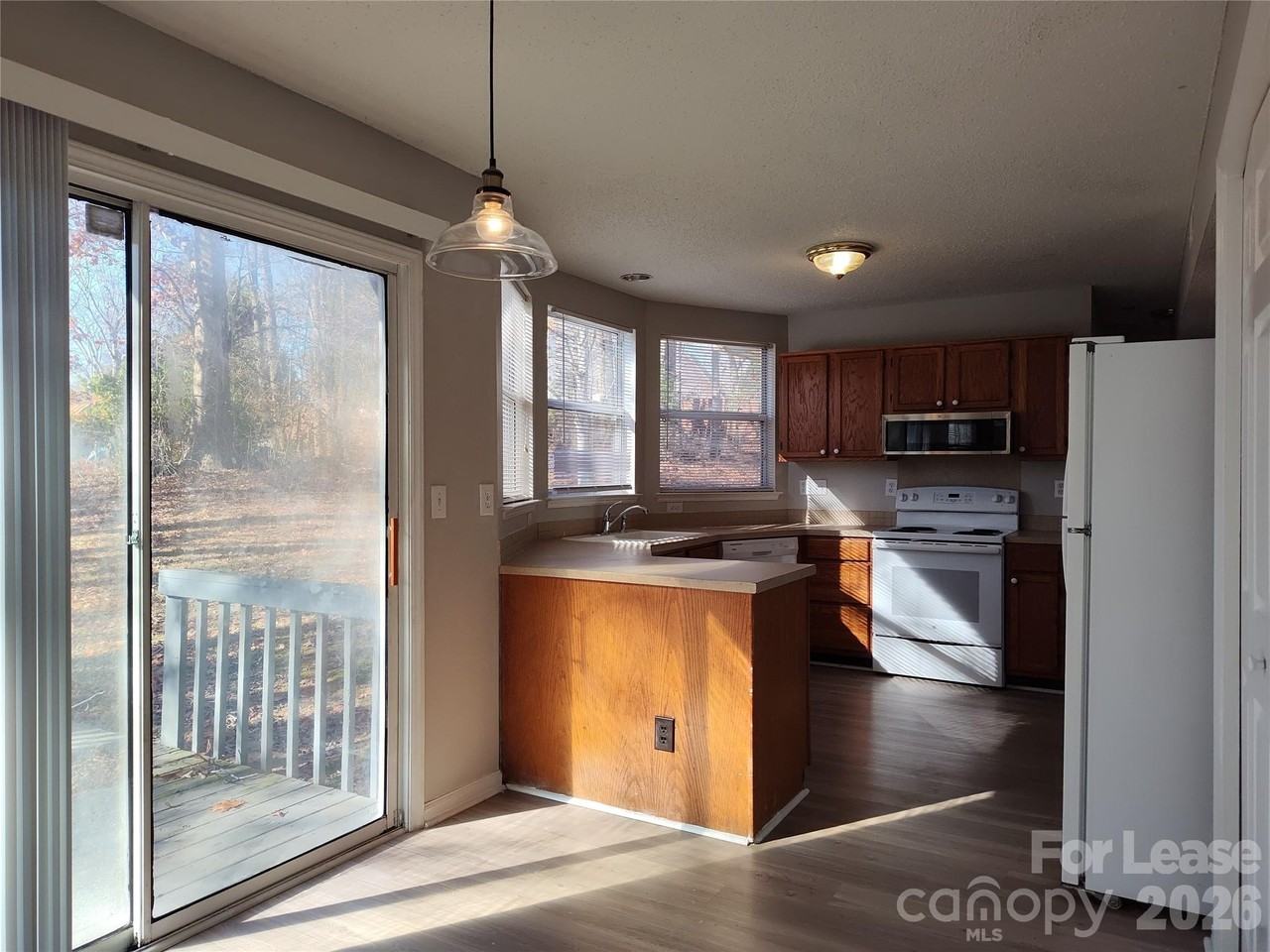 10000 Dunfries Rd - Photo 5 of 19