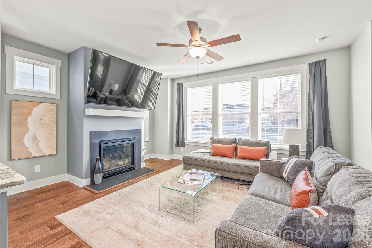 554 Amalfi Dr - Photo 7 of 43