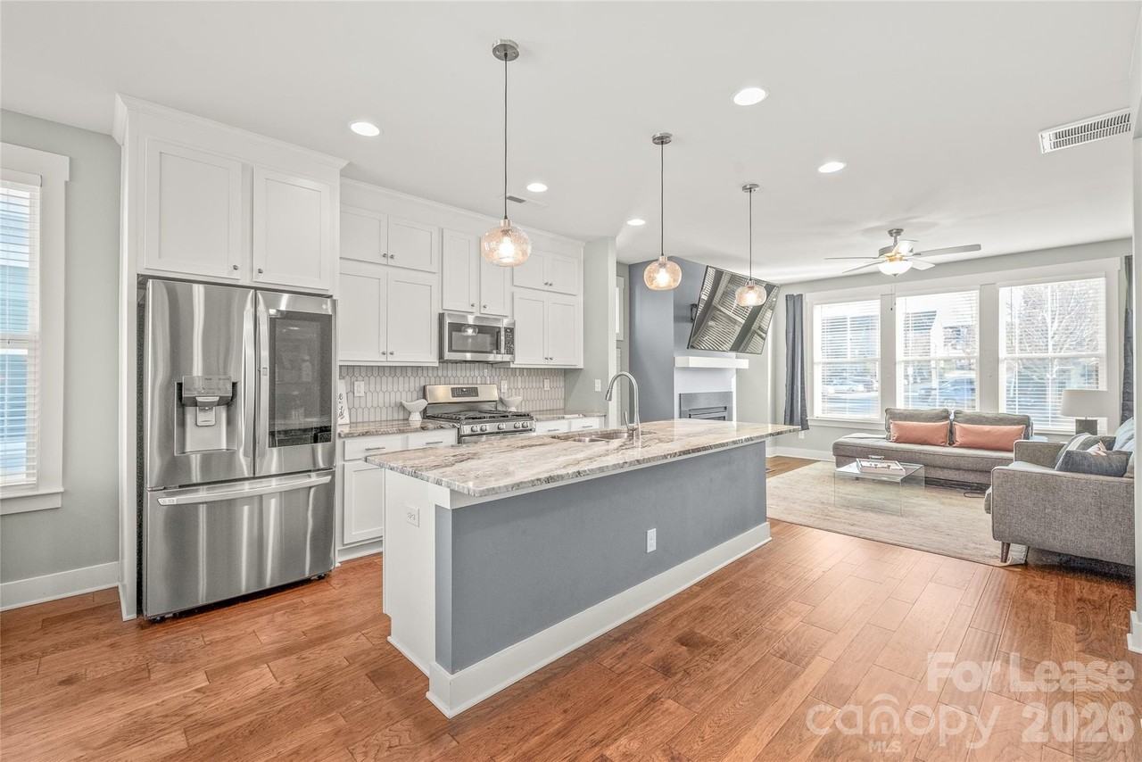 554 Amalfi Dr - Photo 7 of 41