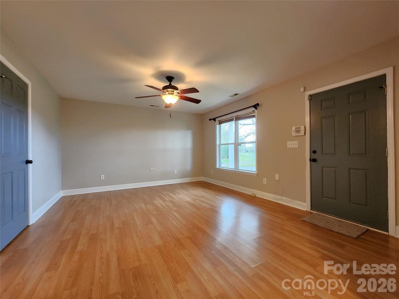 1607 Parkdale Ave - Photo 2 of 19