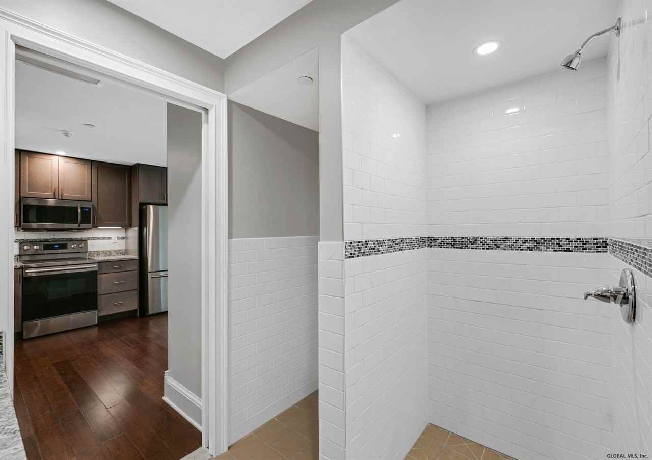 25 Lawrence St Ste 3c - Photo 6 of 12