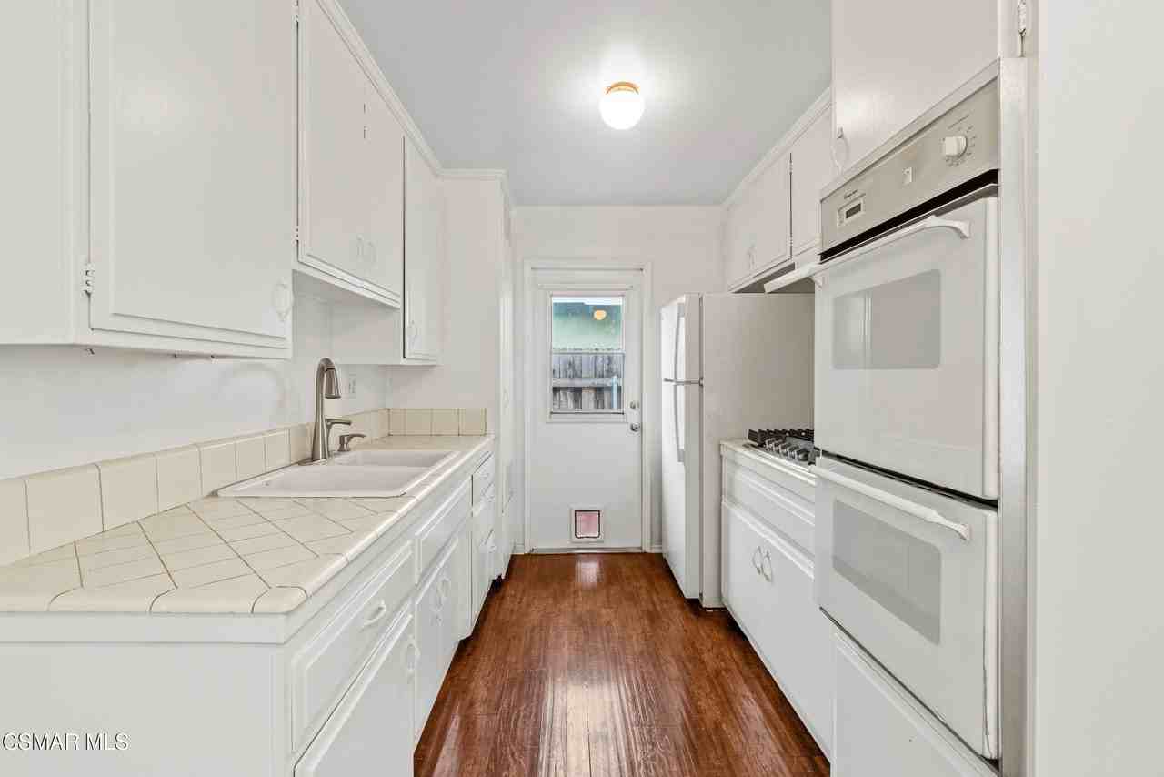 3341 Porter Ln - Photo 7 of 24