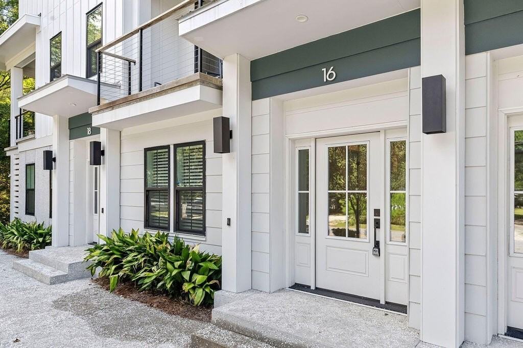 16 Shem Dr - Photo 2 of 50