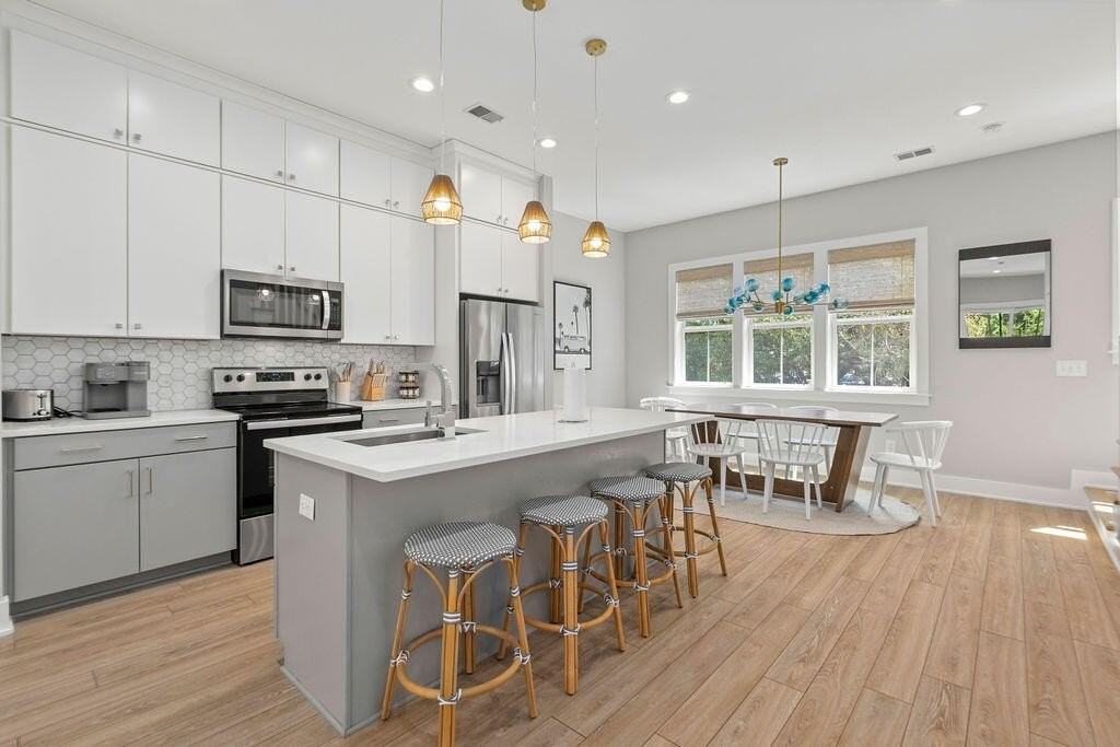 16 Shem Dr - Photo 6 of 50