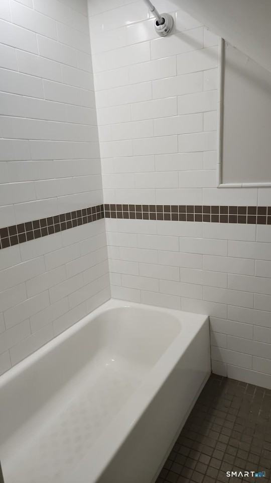 67 Beardsley Park Terrace unit: 2Nd & 3Rd Fls. - Photo 2 of 14