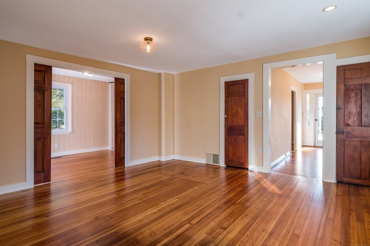 97 Commerce St - Photo 6 of 20