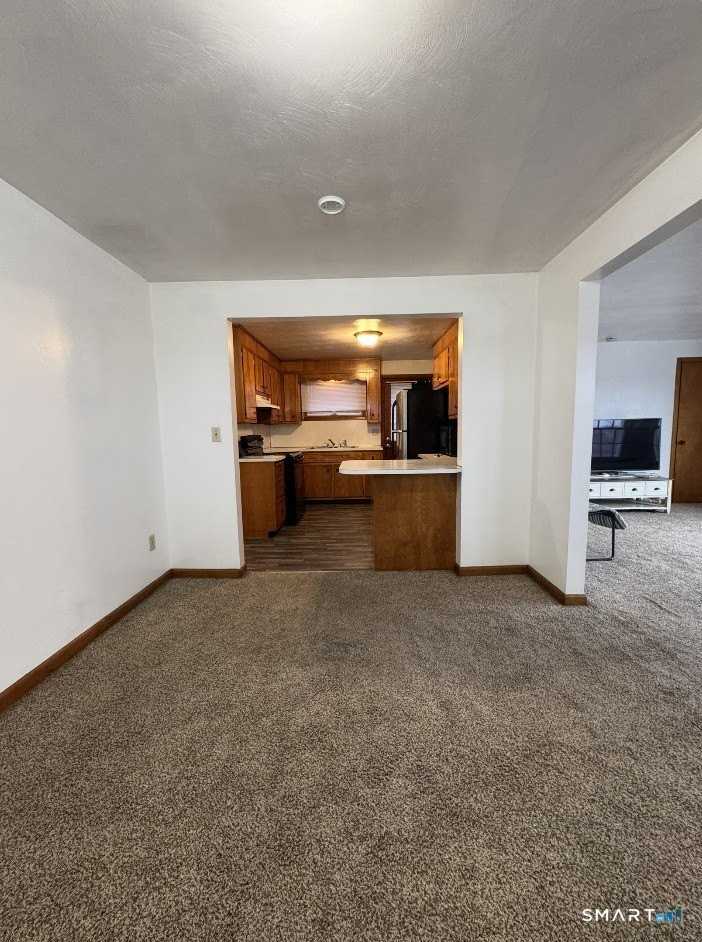 16 Grove St - Photo 4 of 12