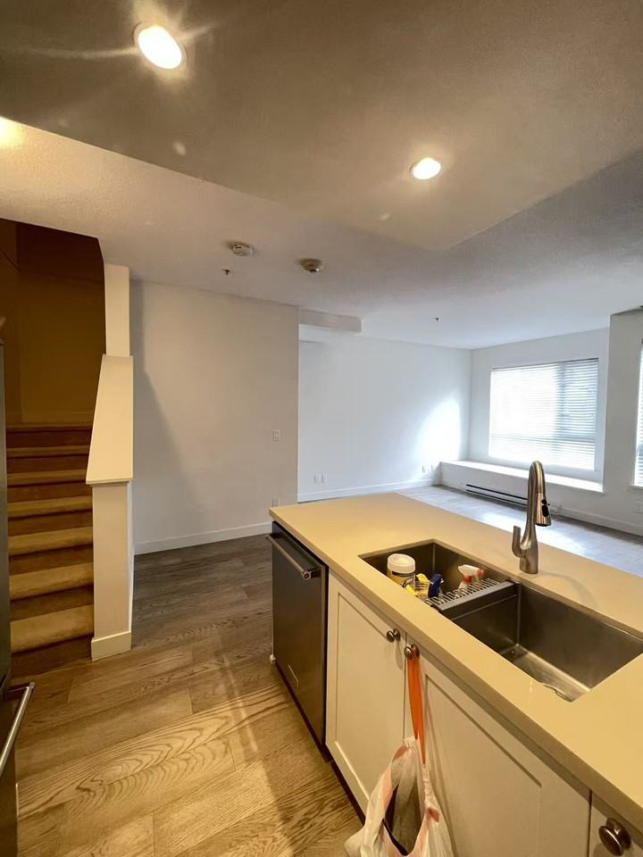 3200 Noel Drive - Photo 4 of 16