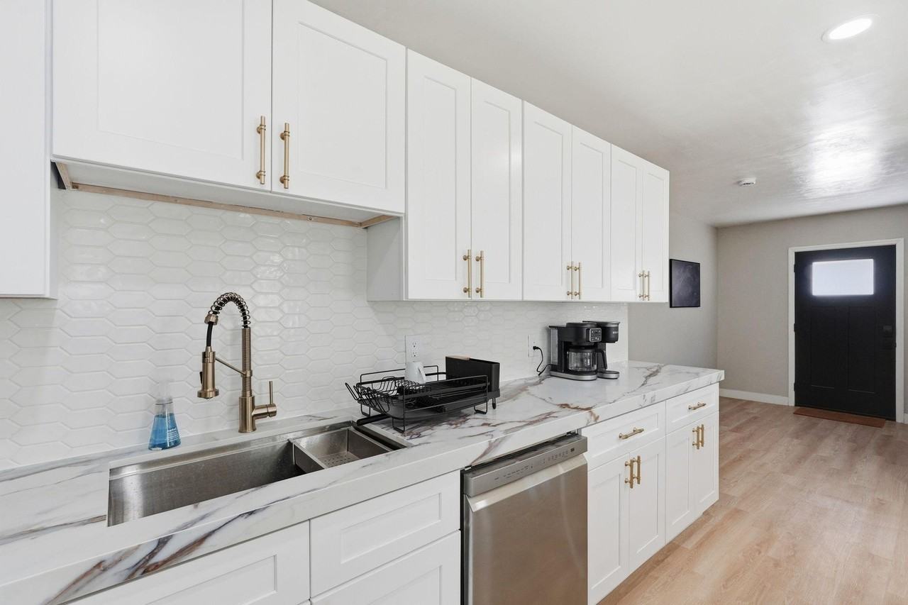 N 11th Ave - Photo 3 of 11