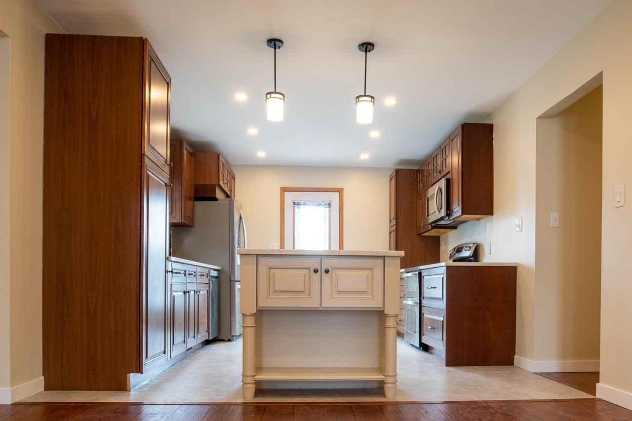 868 Kernaghan Ave #1 - Photo 3 of 8