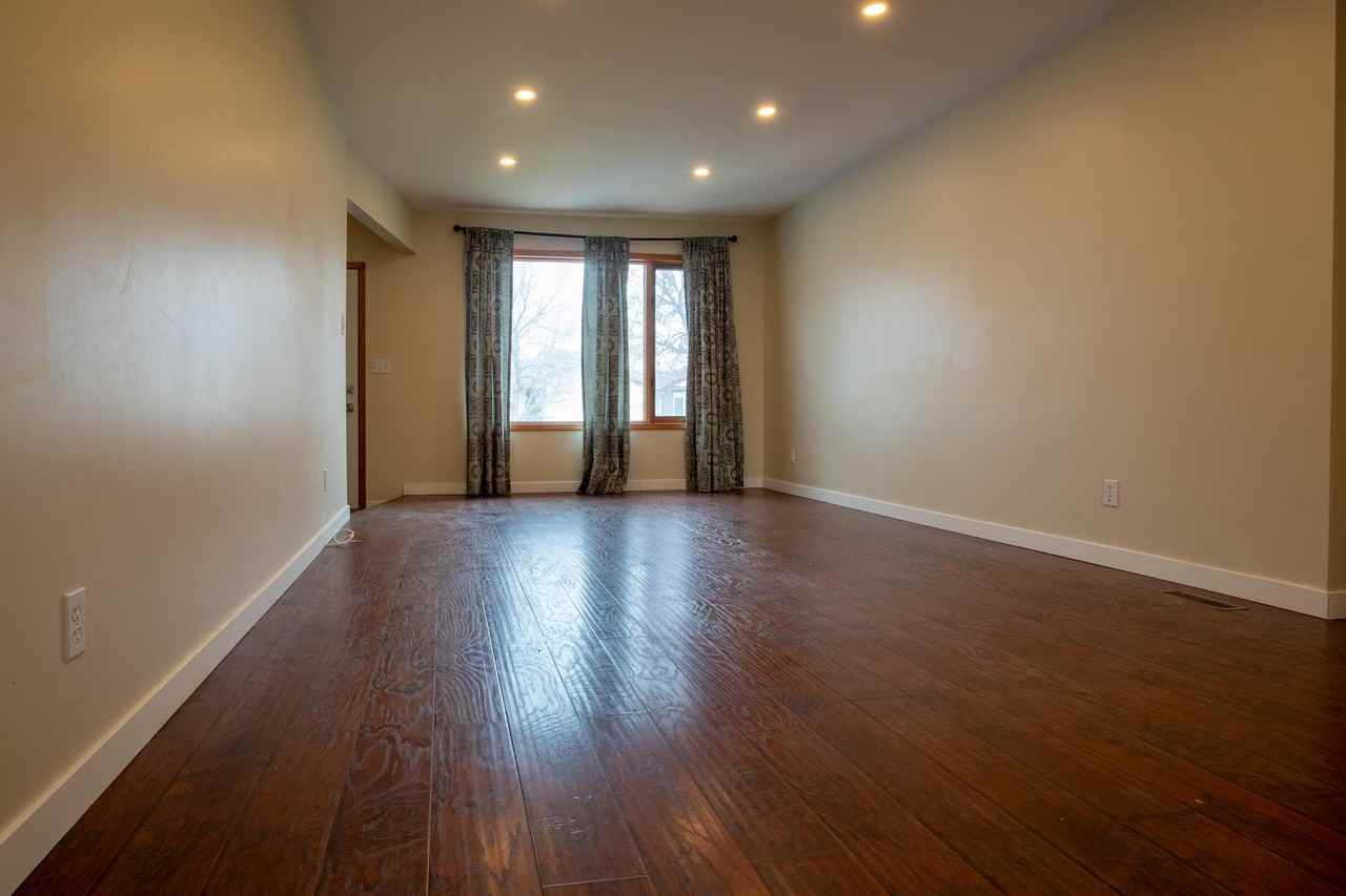 868 Kernaghan Ave #1 - Photo 4 of 8