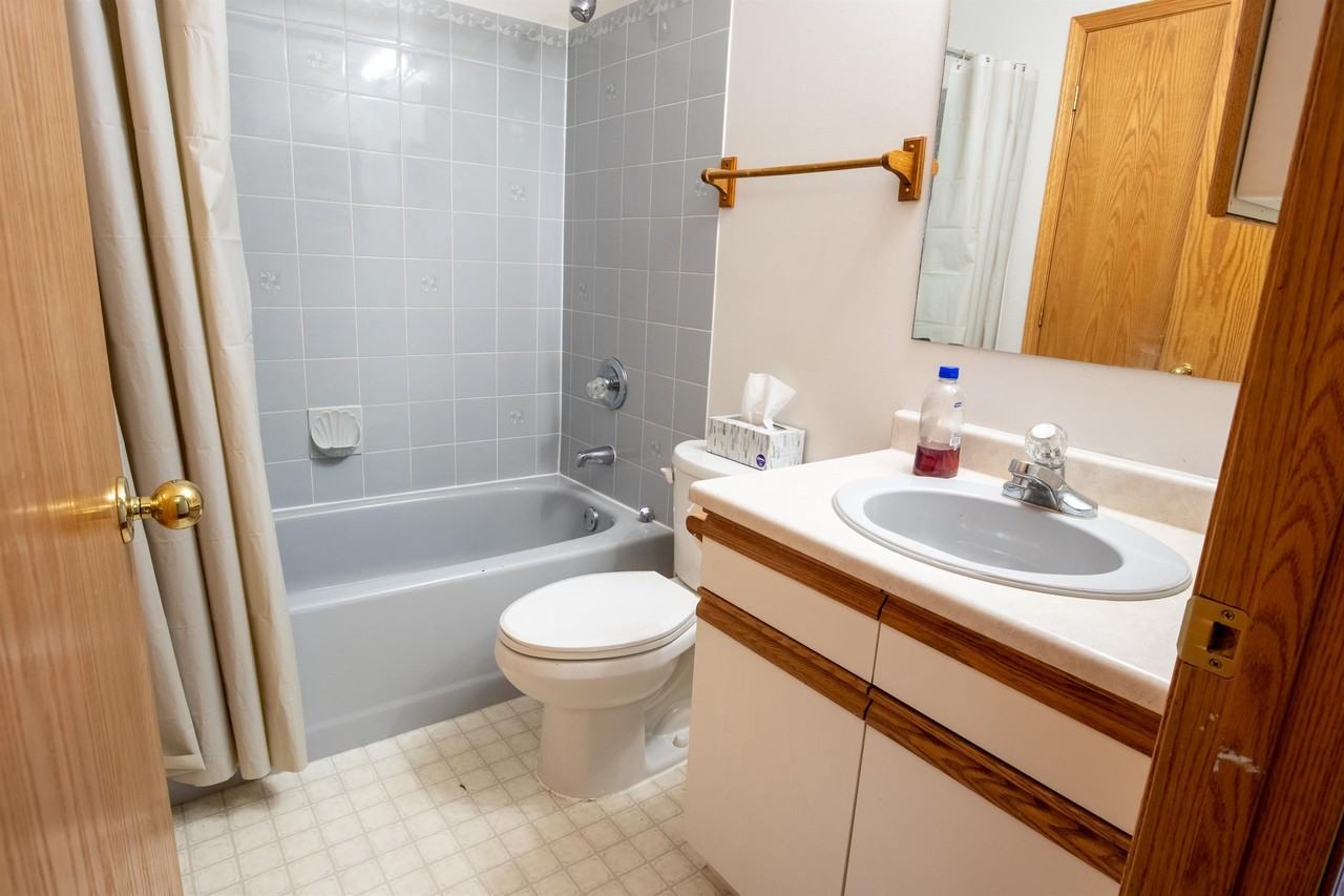 868 Kernaghan Ave #1 - Photo 6 of 8