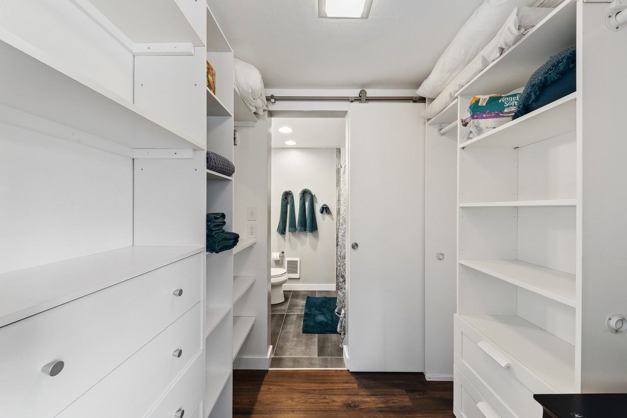 1016 W Beaver Creek Blvd #1 - Photo 6 of 11