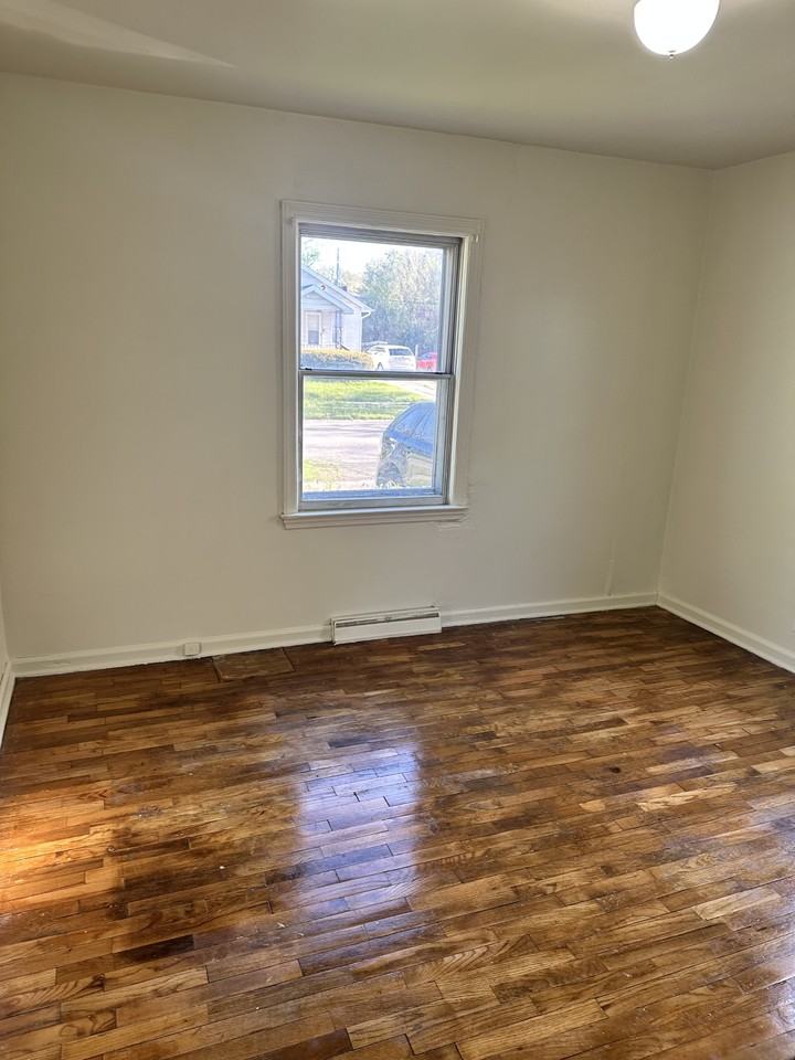 745 Crawford St #1 - Photo 7 of 7