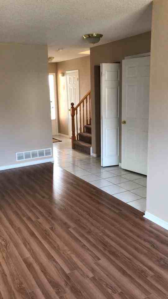 135 Crawford Crescent - Photo 4 of 12