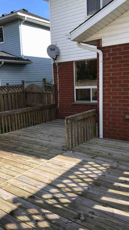 135 Crawford Crescent - Photo 7 of 12