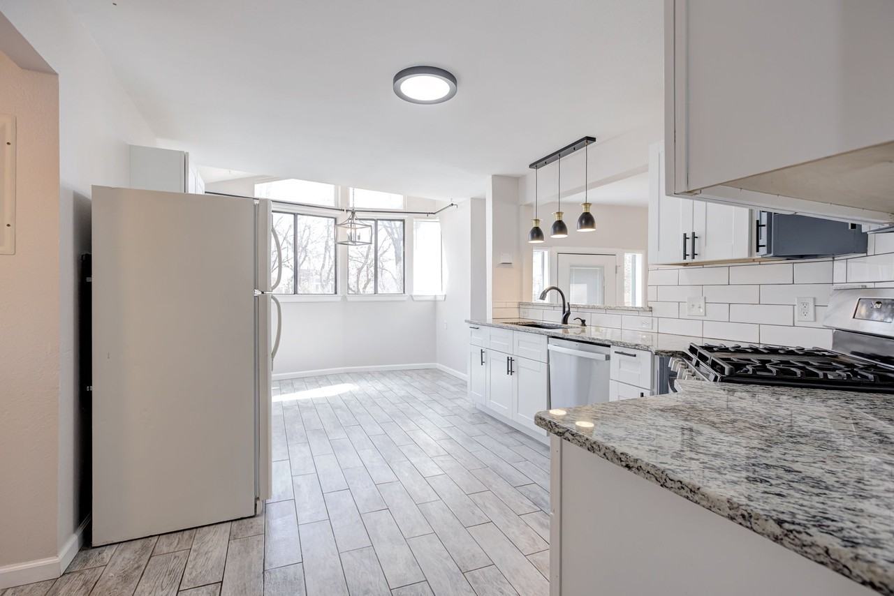 608 E Eufaula St #1 - Photo 4 of 32