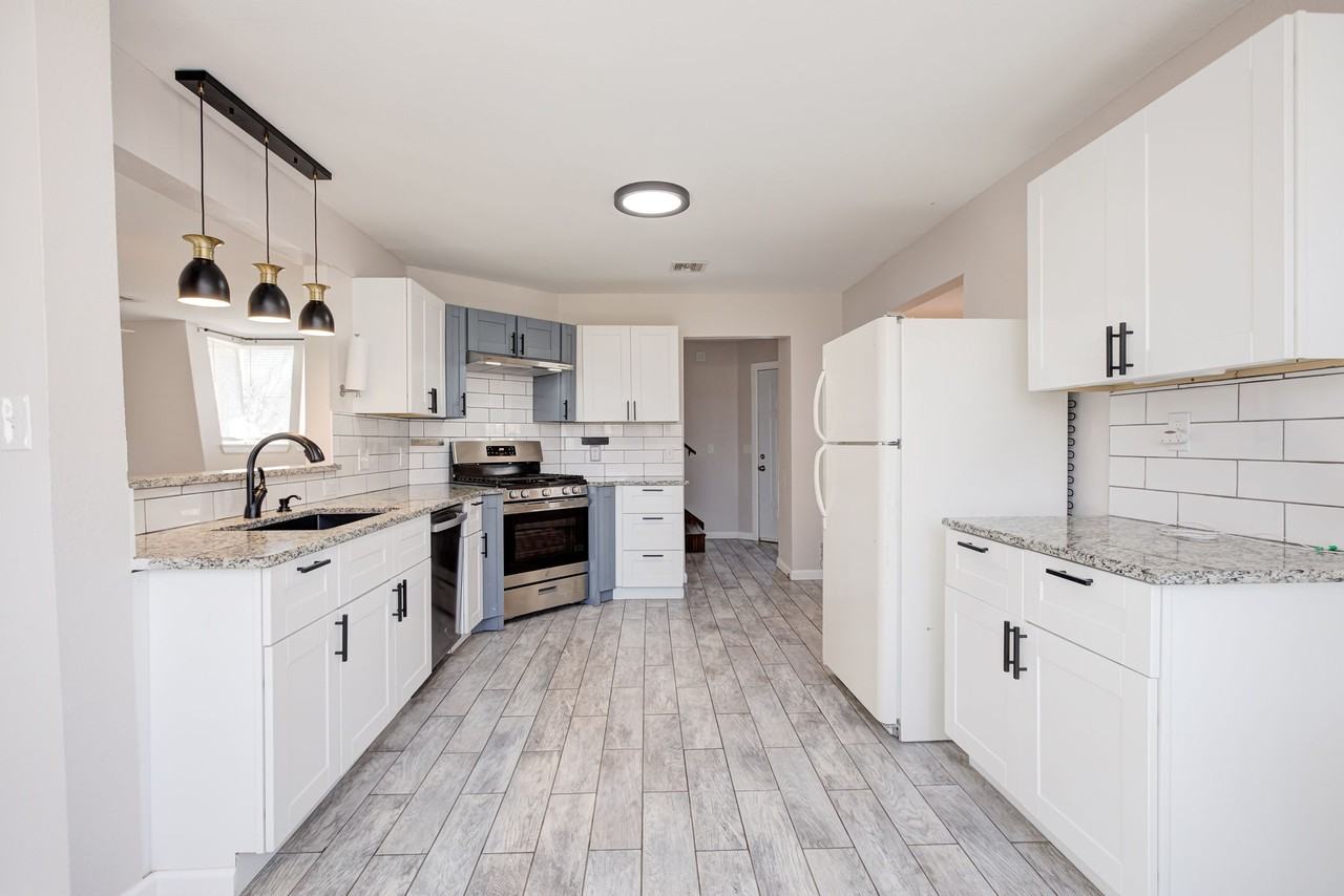 608 E Eufaula St #1 - Photo 7 of 32