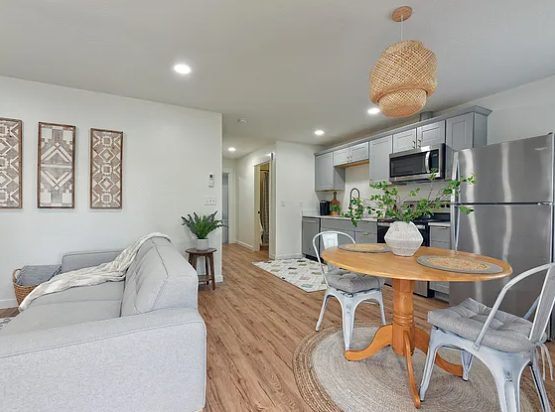 610 Plum St #1 - Photo 6 of 12