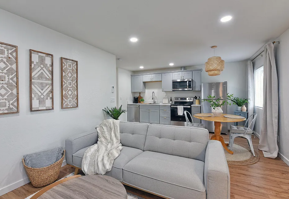 610 Plum St #1 - Photo 7 of 12