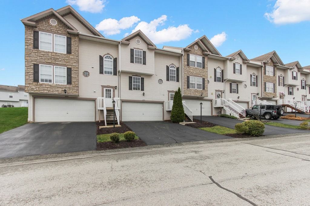 122 Manor View Dr #1 - Photo 2 of 19