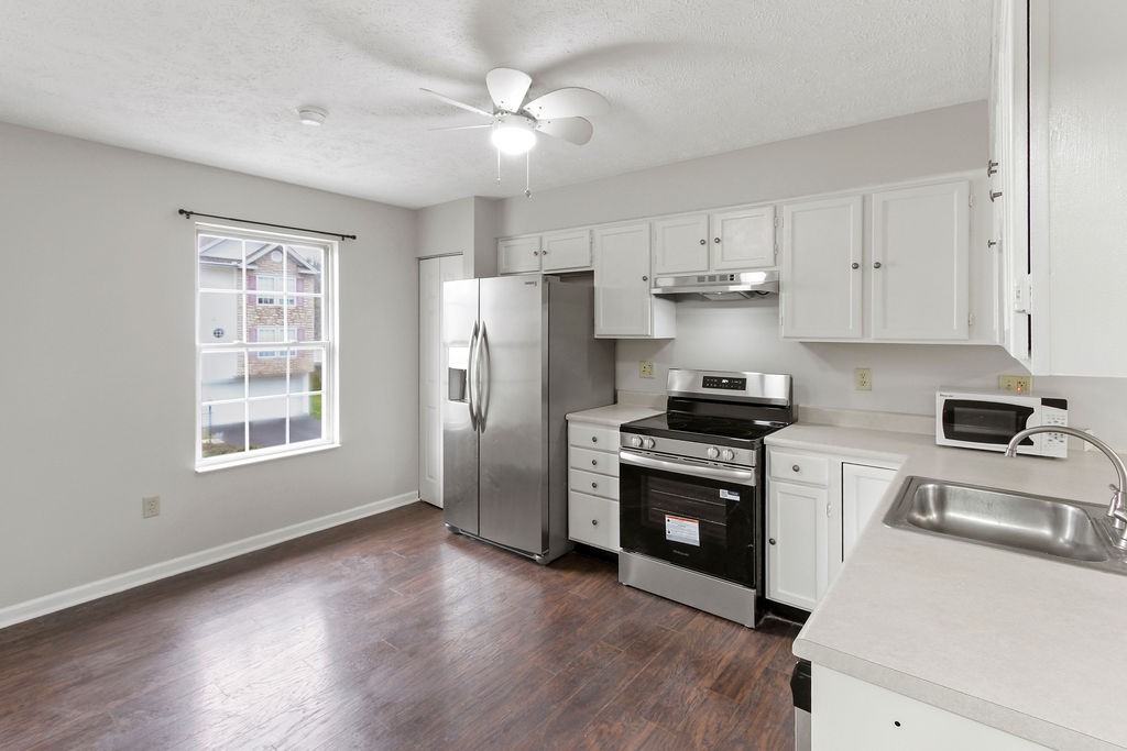 122 Manor View Dr #1 - Photo 4 of 19