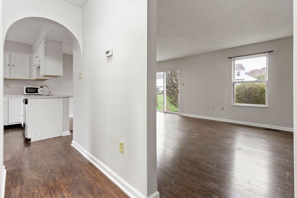 122 Manor View Dr #1 - Photo 6 of 19