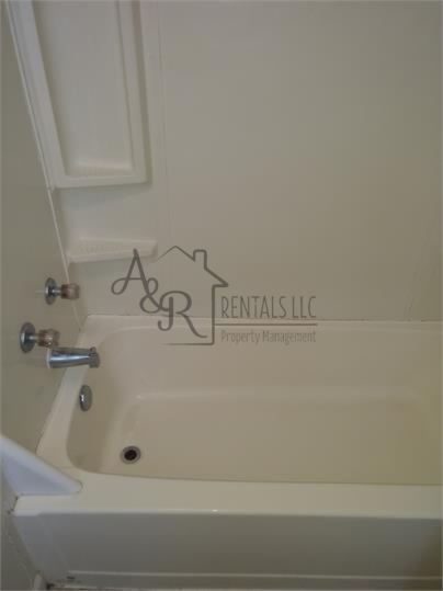 209 E 22nd St #1 - Photo 6 of 15