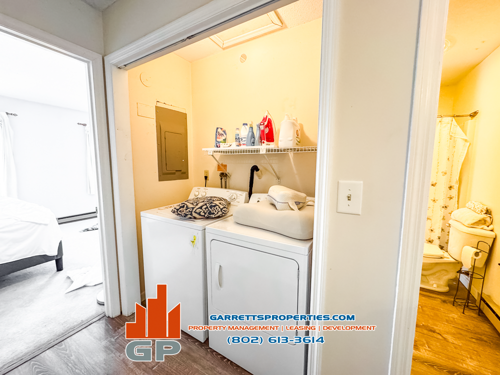 267 Eastview Cir #1 - Photo 3 of 14