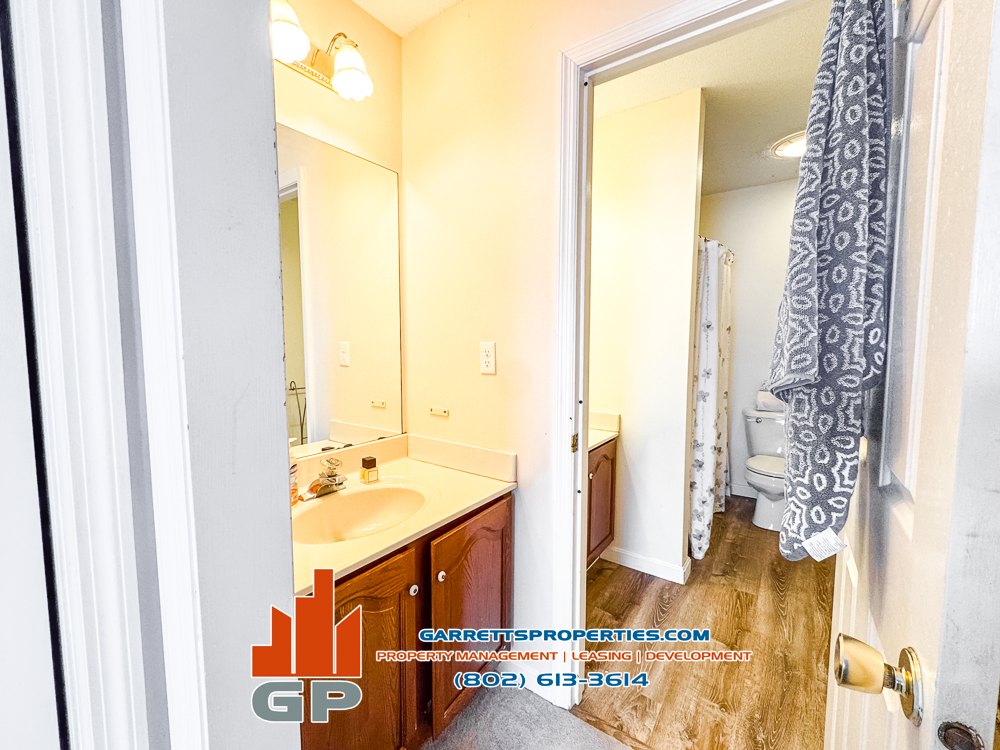 267 Eastview Cir #1 - Photo 4 of 14