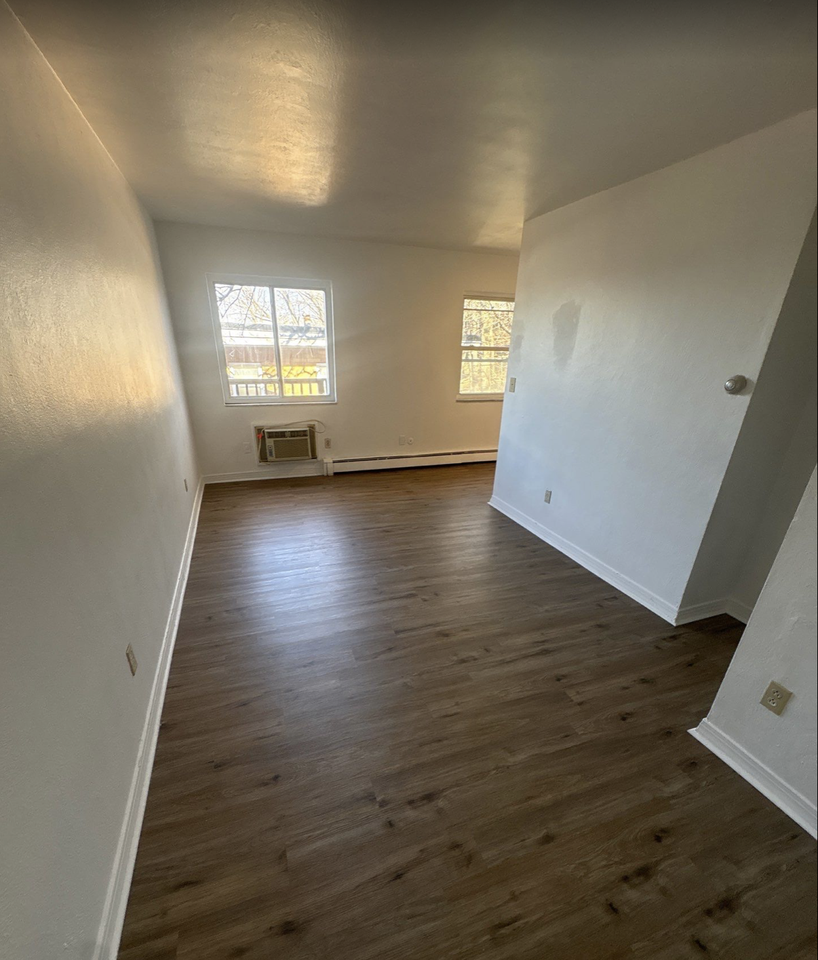 4127 East 3rd Street - 4129 - 4 #4129-4 - Photo 3 of 9
