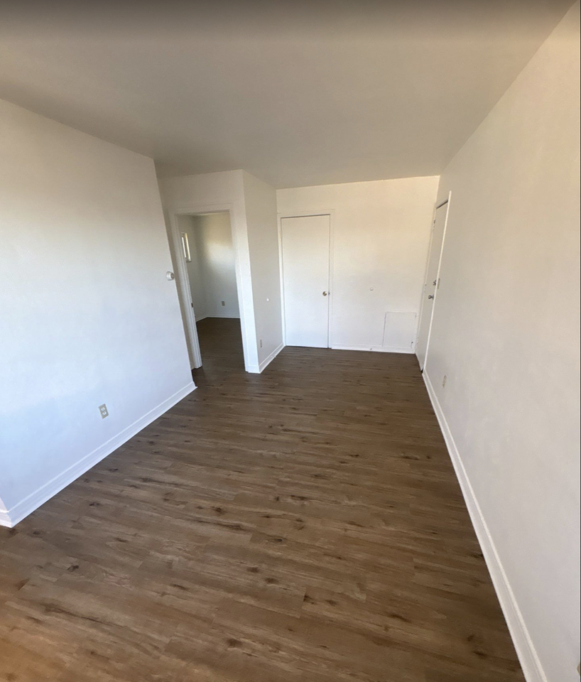 4127 East 3rd Street - 4129 - 4 #4129-4 - Photo 4 of 9