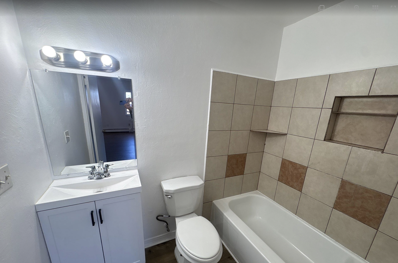 4127 East 3rd Street - 4129 - 4 #4129-4 - Photo 7 of 9