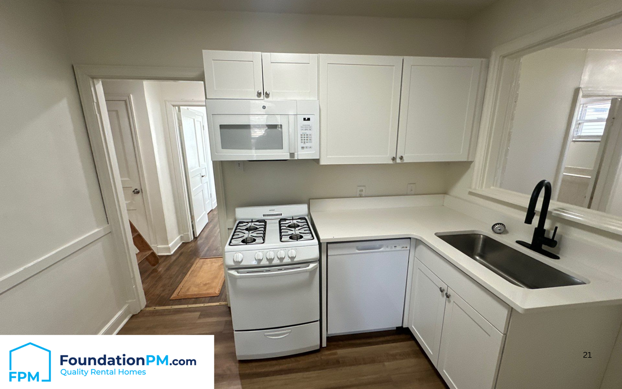 113 N Greer St #1 - Photo 3 of 20