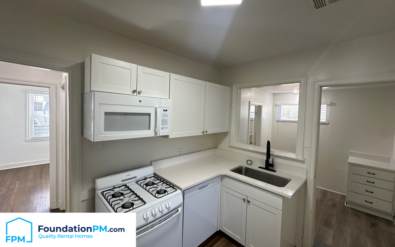 113 N Greer St #1 - Photo 4 of 20