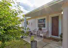 featured image of 144 Ellison Ave #1