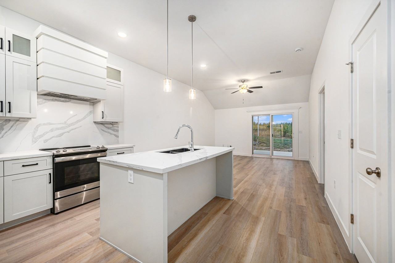 3803 Nw 93rd St - Photo 3 of 17