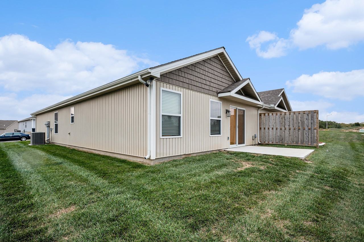 3803 Nw 93rd St - Photo 7 of 17