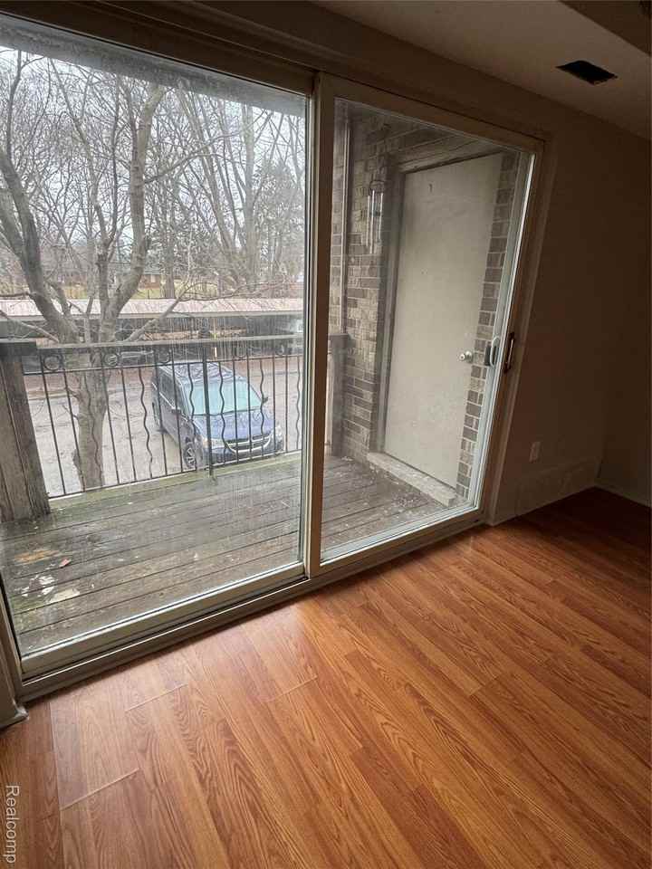 38280 Fairway Ct - Photo 4 of 21