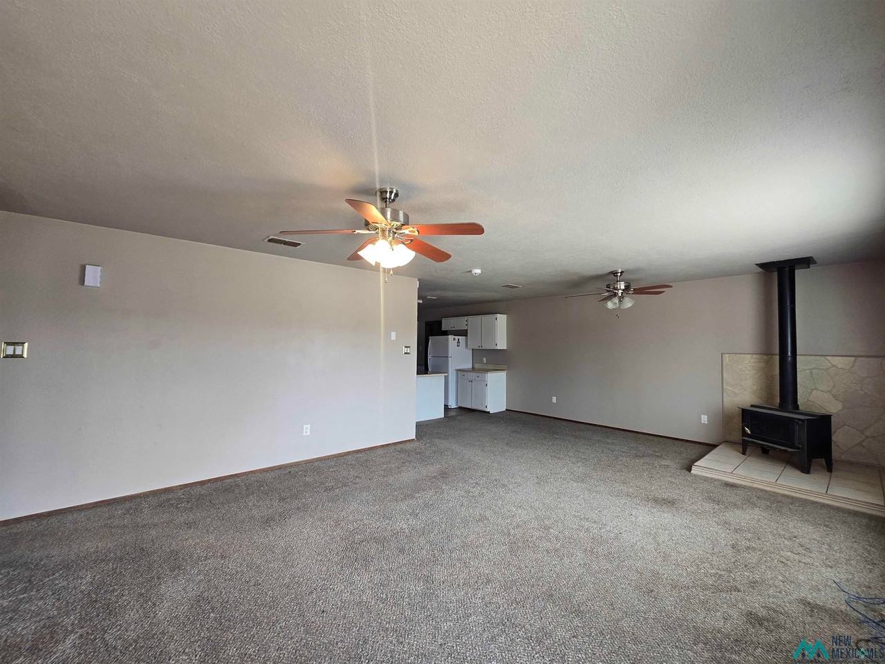 1808 Debra St - Photo 2 of 12
