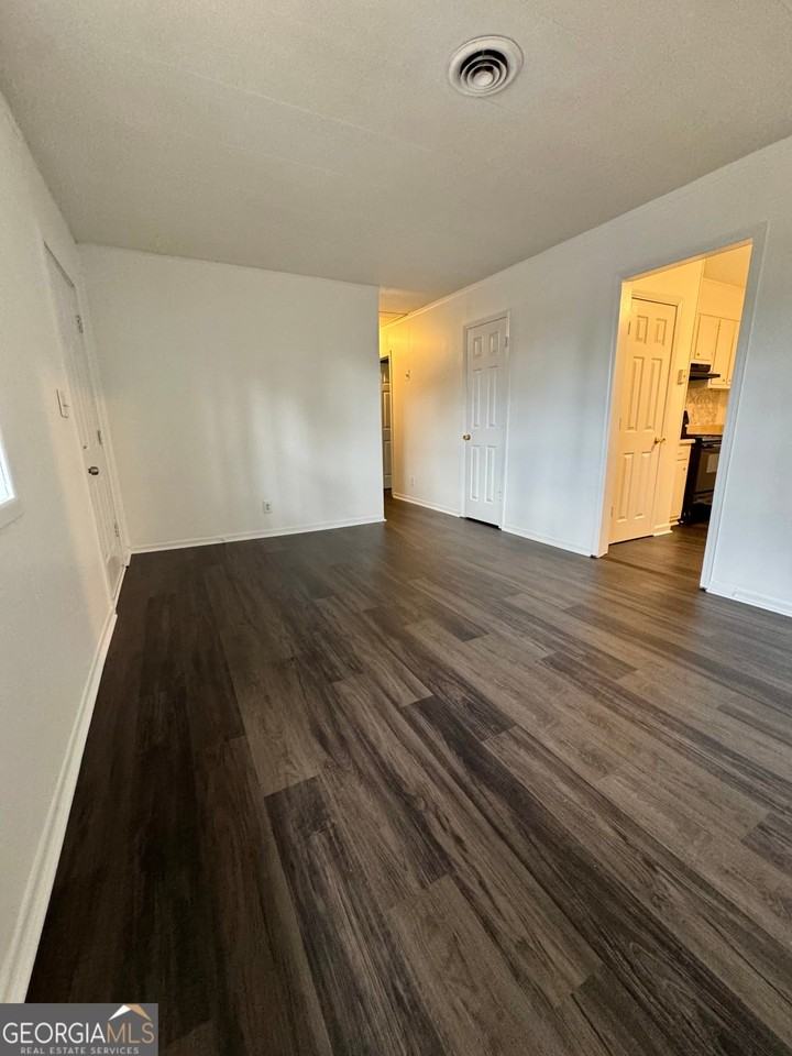 44 Armstead Dr - Photo 5 of 22