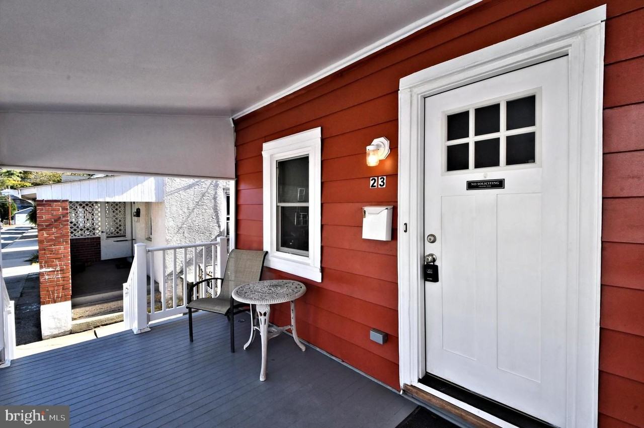 23 Walnut St - Photo 5 of 40