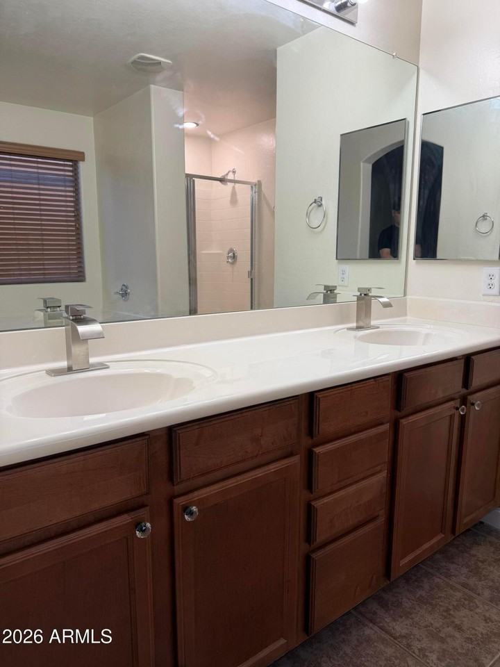 46058 W Tulip Ln - Photo 5 of 50