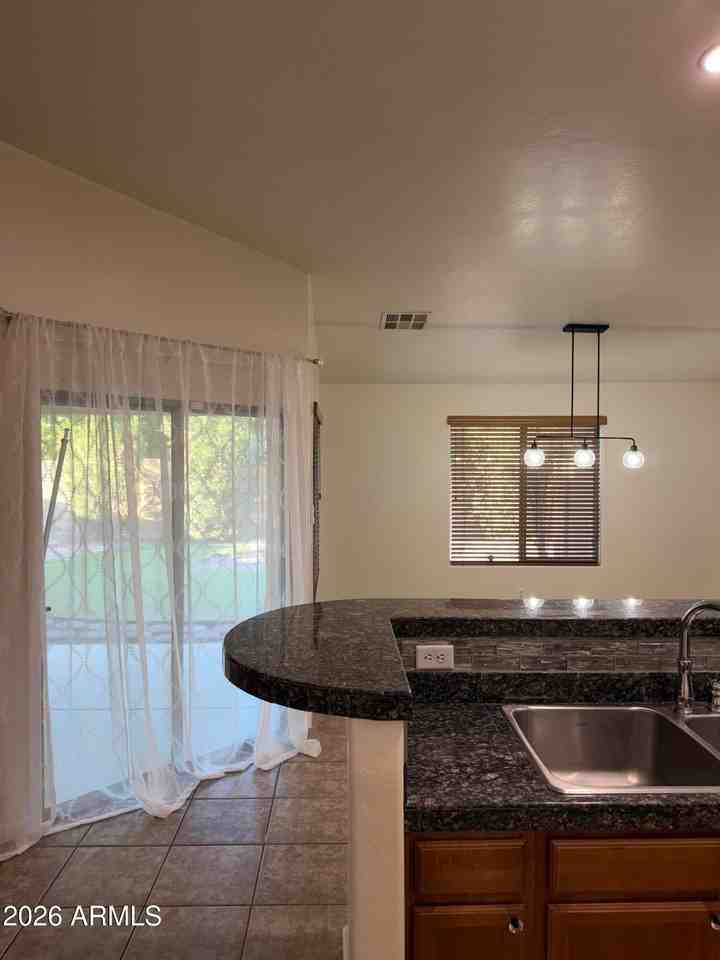 46058 W Tulip Ln - Photo 6 of 50