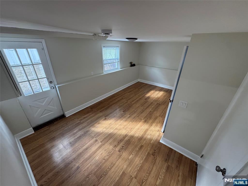 34 Bergen Ave - Photo 4 of 17