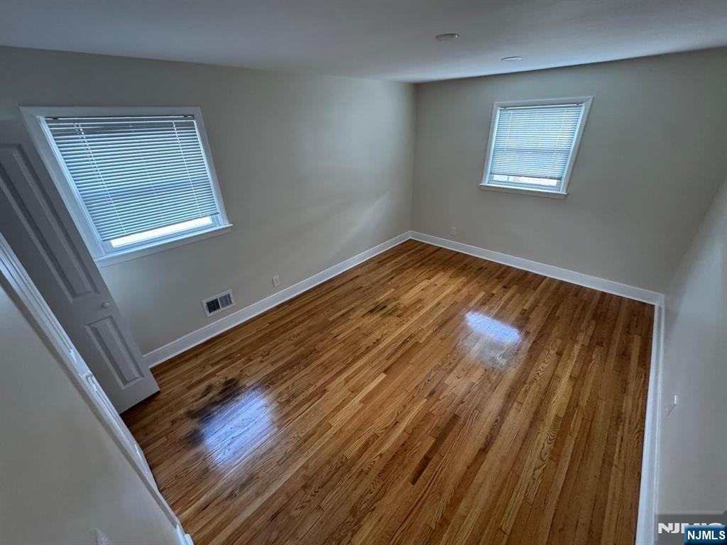 34 Bergen Ave - Photo 5 of 17