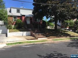 featured image of 1013 Arlington Rd