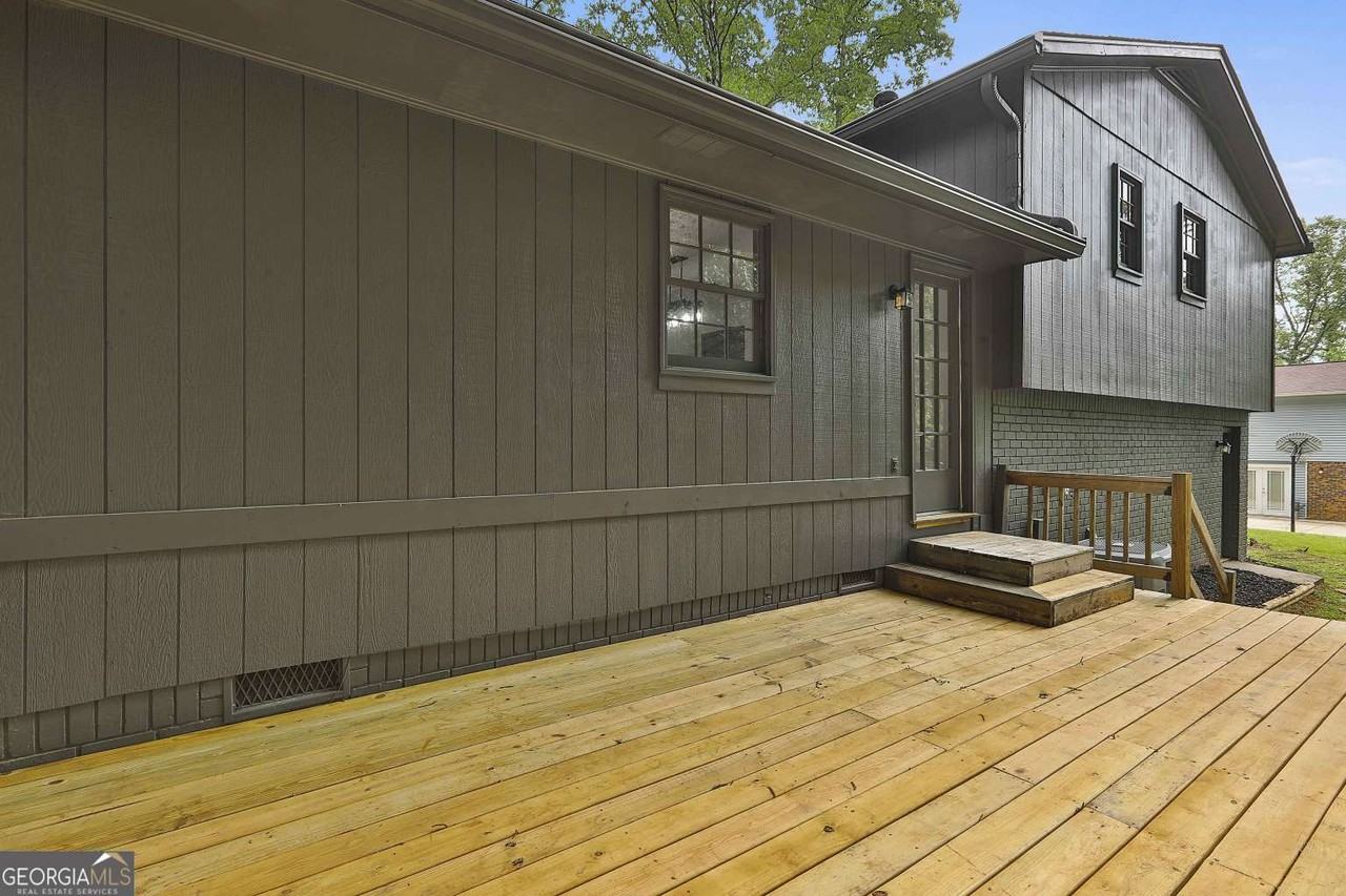 157 Hyde Cir - Photo 5 of 18