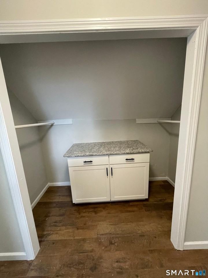 254 Corbin Ave - Photo 6 of 12